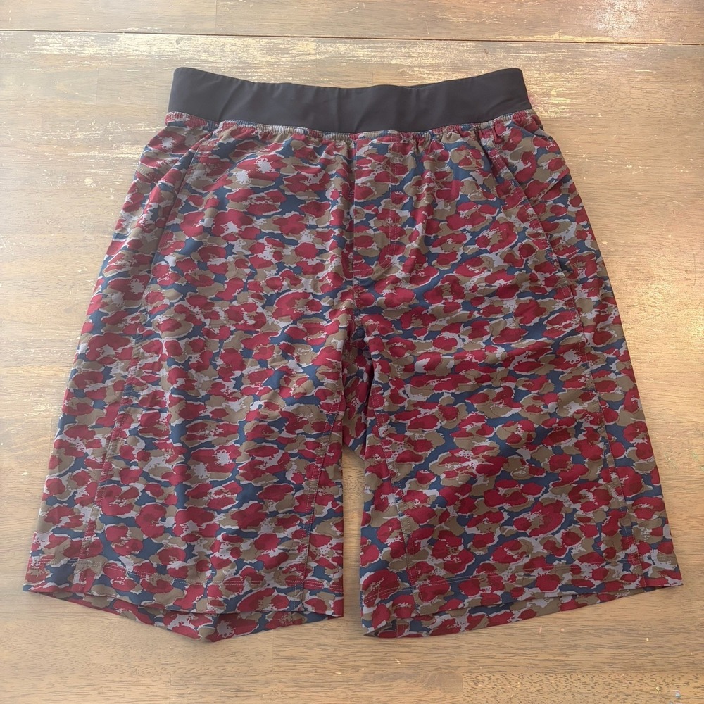 Lululemon Shorts Mens Medium T.H.E. Short Drawstring Athleisure 12" Gym